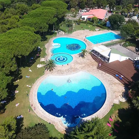 Pine-shaded Getaway W Pool * Baia Domizia